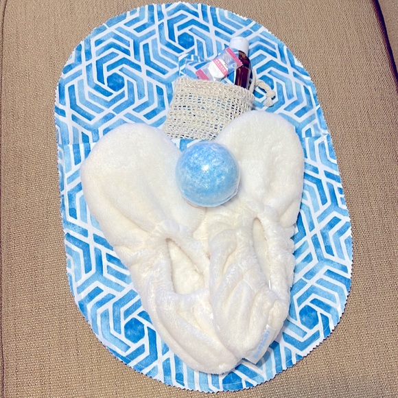 Spa Tote - Picture 3 of 7